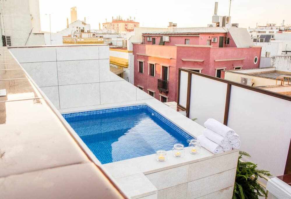 Ático con piscina junto catedral de Sevilla.