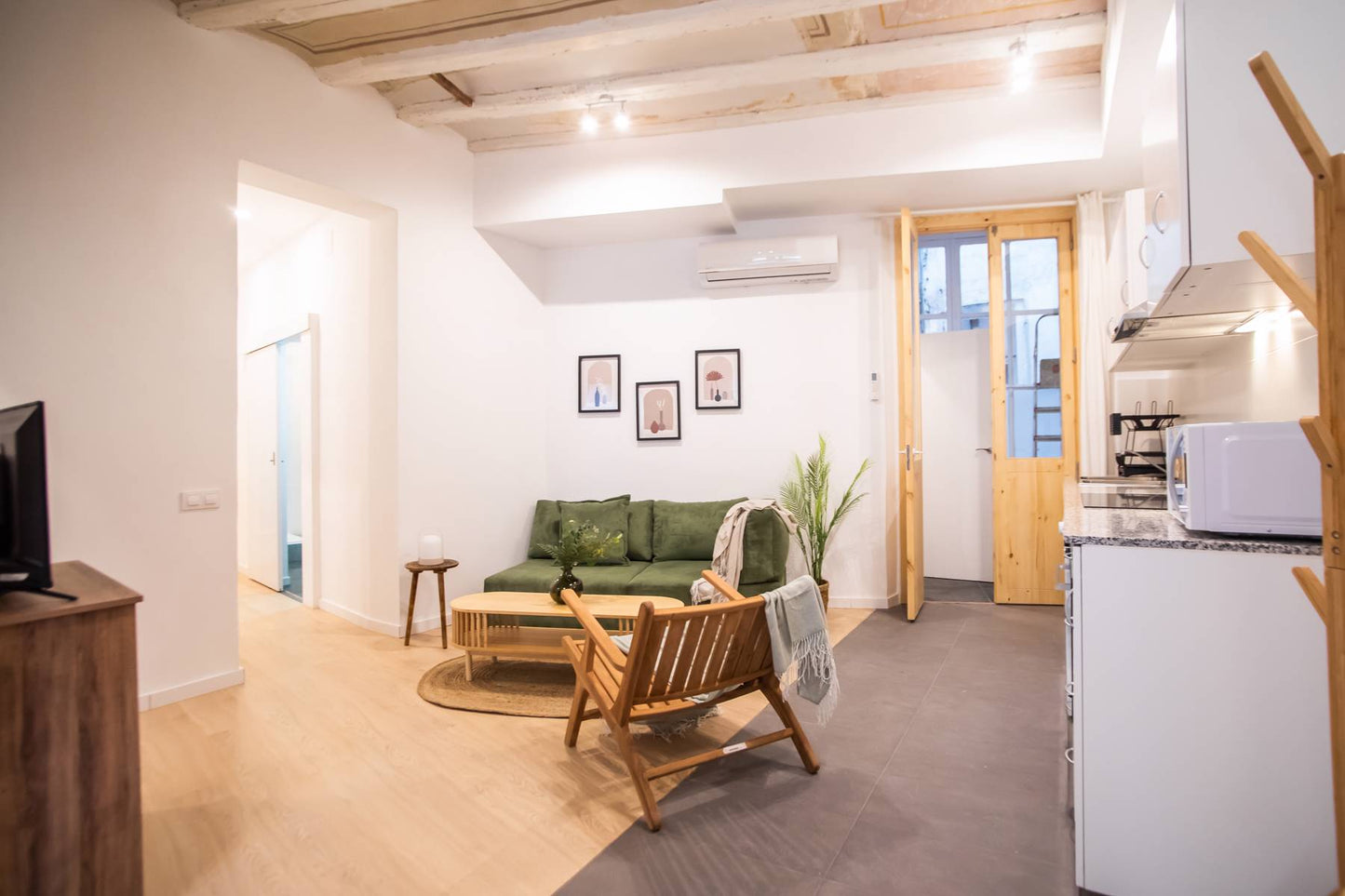 12Ara1093: nuevo y espacioso 3BR en el gótico