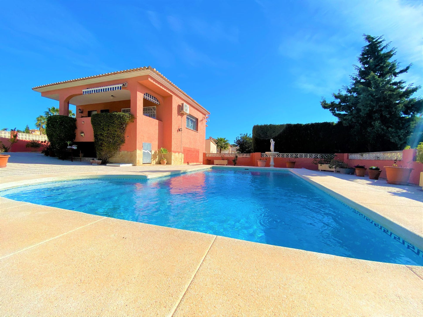 Casa-Vila Familiar en Calpe, Alicante - Main Image